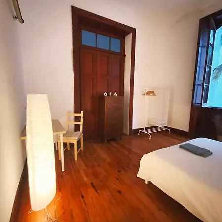 אורחן Small Double In Shared Colonial