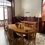여관 Comfortable In Historic Casa Quesada Shared House