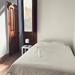 Comfortable In Historic Casa Quesada Shared House 여관 *