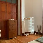Comfortable In Historic Casa Quesada Shared House 여관