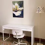 Comfortable In Historic Casa Quesada Shared House 여관
