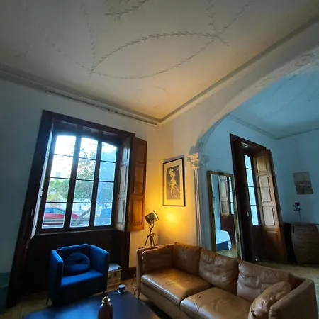 Comfortable In Historic Casa Quesada Shared House Мини-отель Лас-Пальмас-де-Гран-Канария