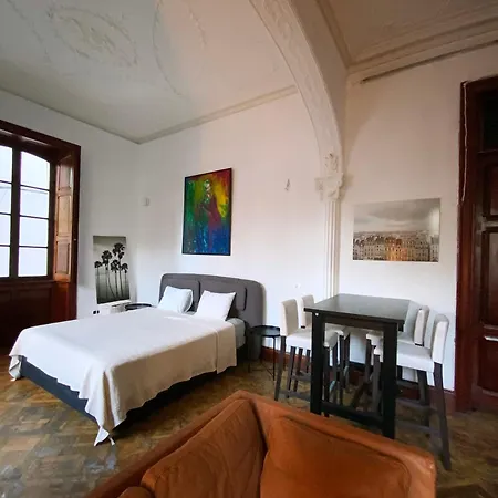 Мини-отель Comfortable In Historic Casa Quesada Shared House
