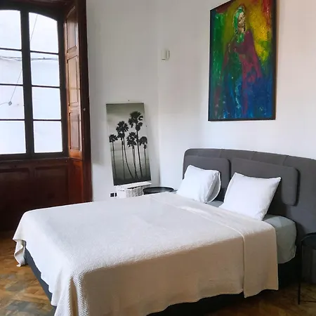 Comfortable In Historic Casa Quesada Shared House Мини-отель