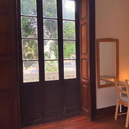 Comfortable In Historic Casa Quesada Shared House Мини-отель