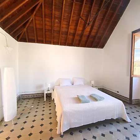 Comfortable In Historic Casa Quesada Shared House