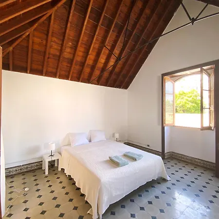 Comfortable In Historic Casa Quesada Shared House Kro