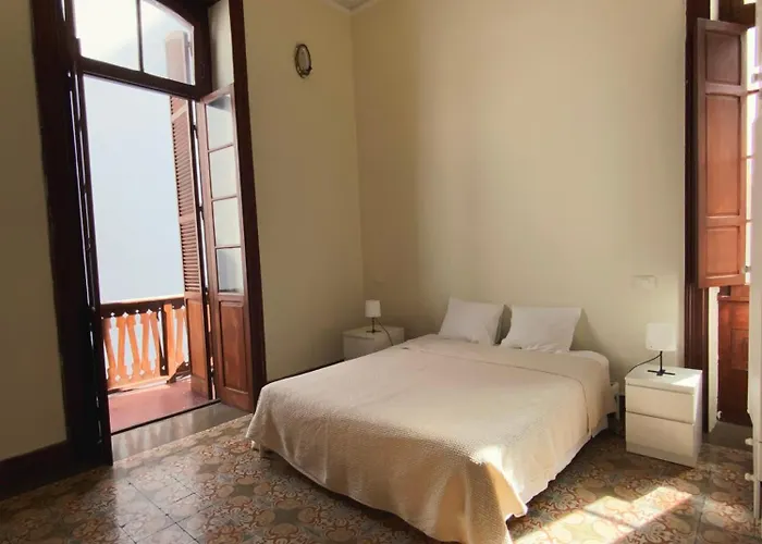 Comfortable In Historic Casa Quesada Shared House Kro